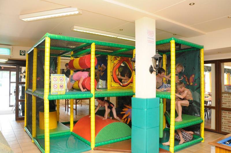 Vakantiepark Wilhelm Tell Vakantieappartement Opglabbeek Екстериор снимка